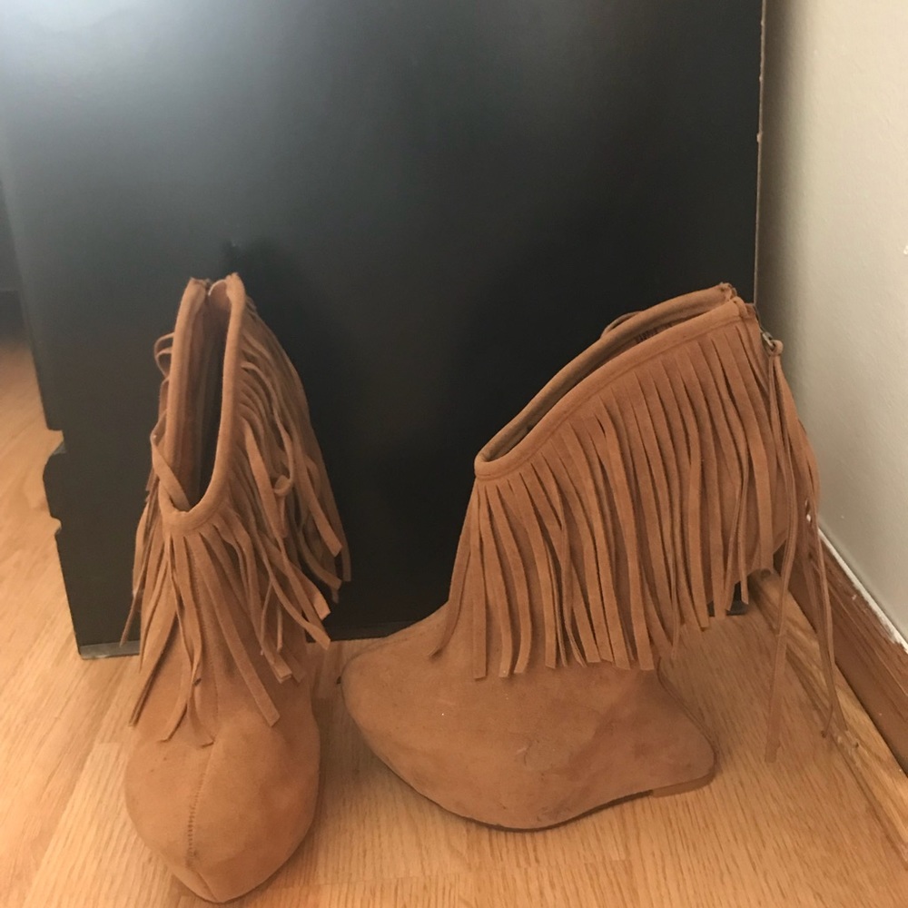 Moccasins heels